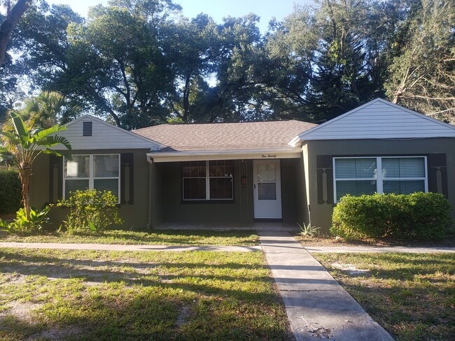 property at 1020 E Hanna Ave