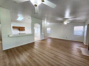 5606 March Meadows Way in Bakersfield, CA - Building Photo - Building Photo