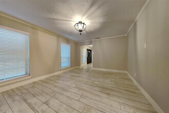 34 E Wandering Oak Dr in Spring, TX - Building Photo - Building Photo