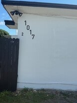 1017 N E St, Unit 2 in Lake Worth Beach, FL - Building Photo