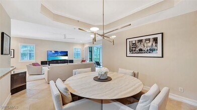 2874 Castillo Ct in Naples, FL - Foto de edificio - Building Photo