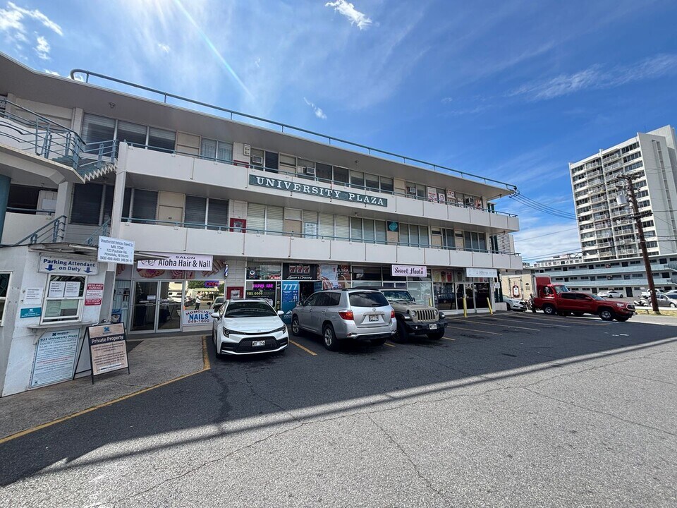 931 University Ave in Honolulu, HI - Building Photo