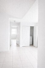 2926 S University Dr, Unit 6302 in Davie, FL - Building Photo - Building Photo