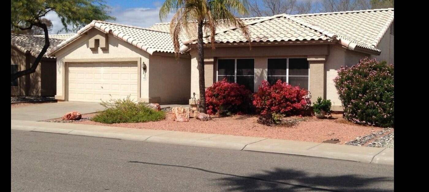 6020 W Blackhawk Dr in Glendale, AZ - Building Photo
