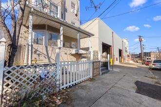 84 Washington Pl in Passaic, NJ - Building Photo - Building Photo