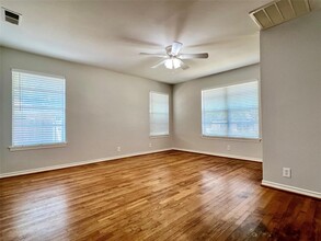 11220 Wyatt St, Unit 0608 in Dallas, TX - Building Photo - Building Photo