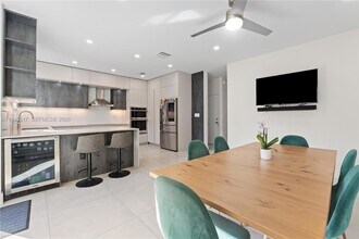 17619 SW 153rd Path in Miami, FL - Foto de edificio - Building Photo