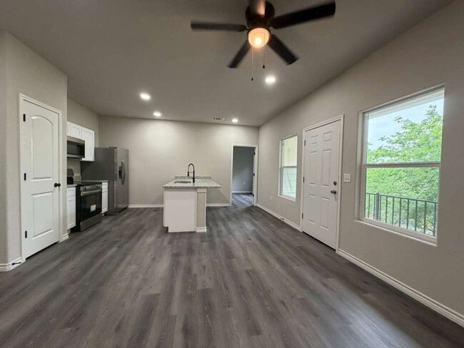 property at 7610 Windsor Oaks