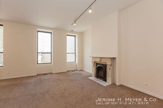 2324 N Clark St-Unit -#3 in Chicago, IL - Building Photo - Building Photo