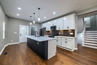 2379 Summit St in Columbus, OH - Building Photo - Building Photo