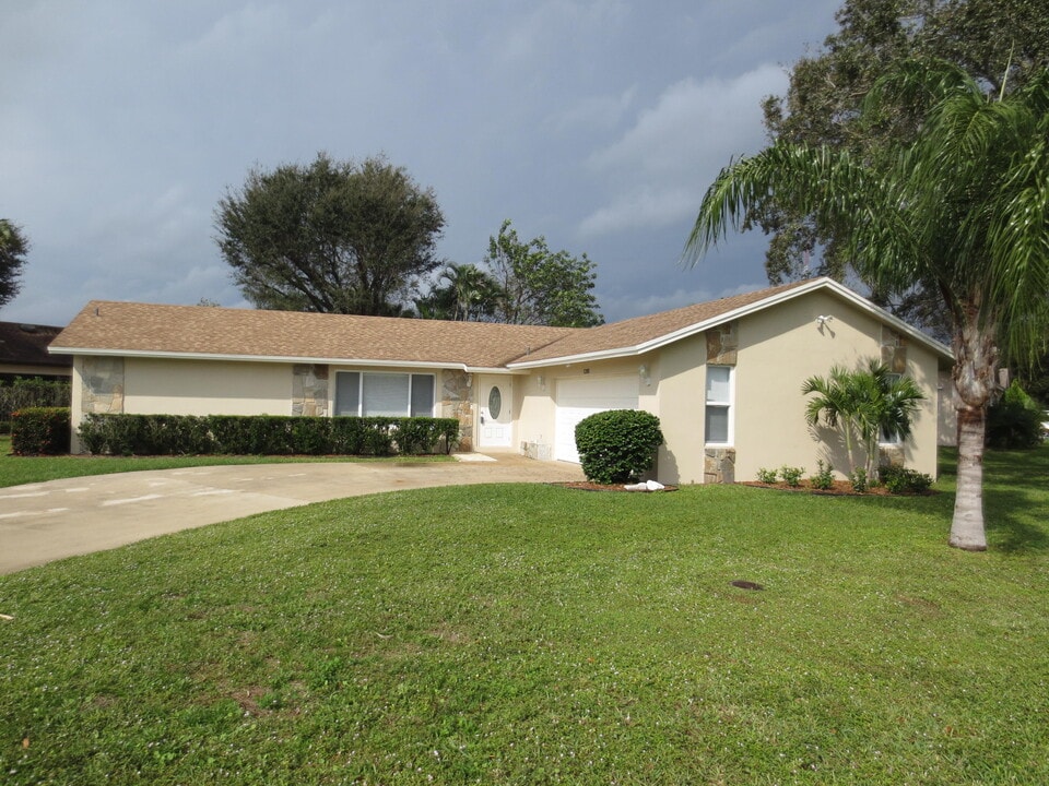 1283 Anhinga Dr in Wellington, FL - Building Photo