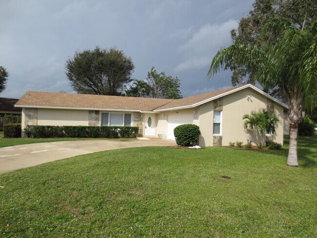 1283 Anhinga Dr in Wellington, FL - Building Photo - Building Photo