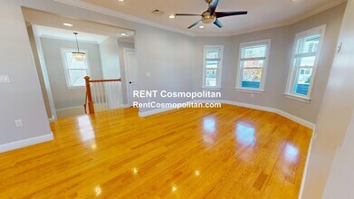 41 Sydney St, Unit 1 in Medford, MA - Foto de edificio - Building Photo