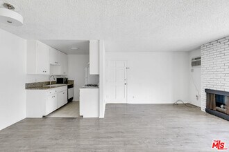 1811 Parnell Ave in Los Angeles, CA - Building Photo - Building Photo