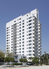 Le ROI Residences in Miami Beach, FL - Foto de edificio - Building Photo