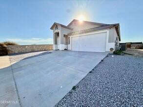 11860 Ernest Rd in Socorro, TX - Building Photo - Building Photo