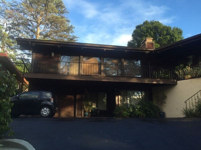 906 Chelham Way in Montecito, CA - Building Photo - Building Photo