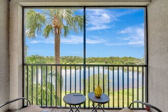 16706 Vardon Ter, Unit 301 in Bradenton, FL - Building Photo - Building Photo