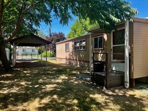 220 SE 16th St in Pendleton, OR - Building Photo - Building Photo