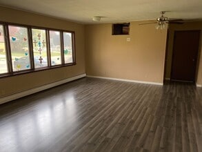 504 E Main St in Geneseo, IL - Building Photo - Building Photo