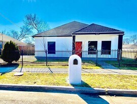 Spacious Victory Gardens home near Trammell Crow Park in Dallas, TX - Building Photo