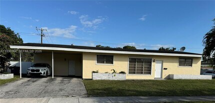1121 NE 199th St in North Miami Beach, FL - Building Photo - Building Photo