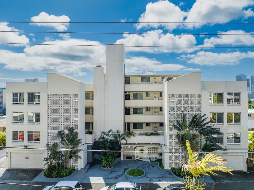 1559 Thurston Ave in Honolulu, HI - Building Photo