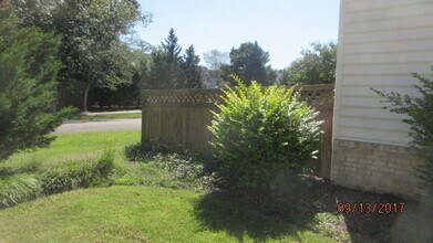 213 Belmont Cir in Yorktown, VA - Building Photo - Building Photo