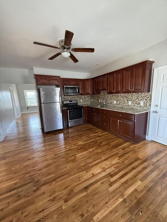 58-60-60 Park St in Fall River, MA - Building Photo