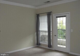 4870 Eisenhower Ave-Unit -208 in Alexandria, VA - Building Photo - Building Photo