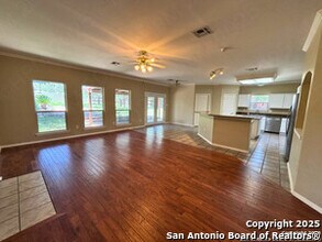 20131 Horizon Way in San Antonio, TX - Building Photo - Building Photo