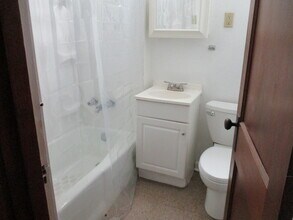 1411 Beaver Rd, Unit 2nd Floor Left in Ambridge, PA - Building Photo - Building Photo