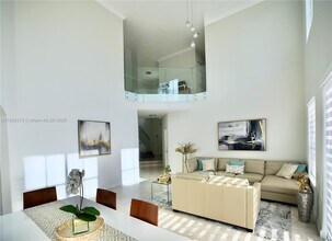 11216 NW 47th Ln in Doral, FL - Building Photo - Building Photo