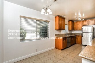 3542 Leatha Way in Sacramento, CA - Building Photo - Building Photo
