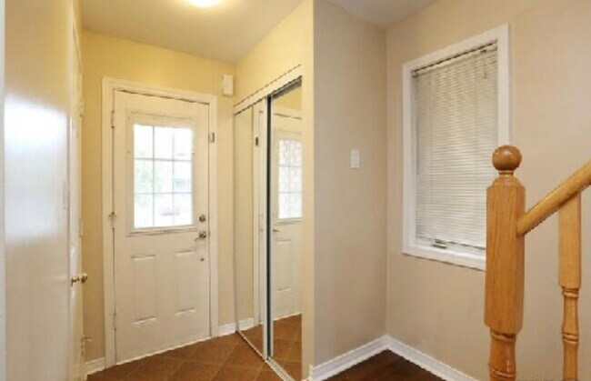 148 Cadillac Cres in Brampton, ON - Building Photo - Building Photo