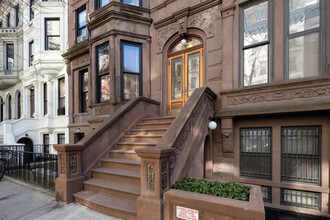 44 W 76th St in New York, NY - Building Photo - Building Photo