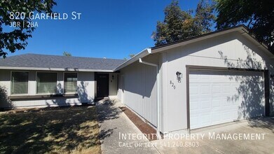 820 Garfield St in Medford, OR - Building Photo - Building Photo