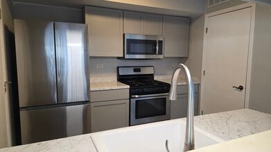 462 Thomas Paine Ct in Aurora, IL - Building Photo - Building Photo