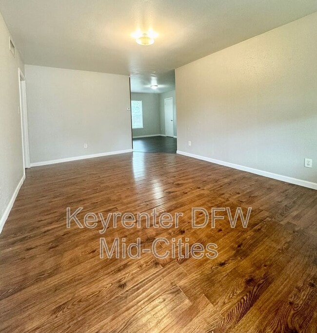 1509 N O'Connor Rd in Irving, TX - Building Photo - Building Photo