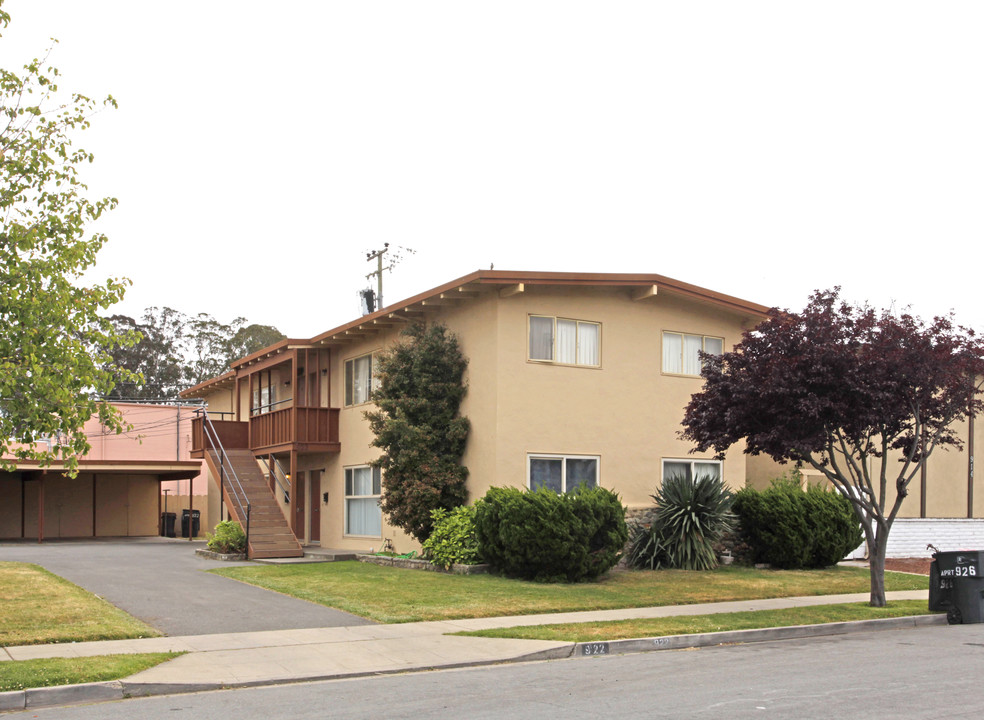 922-926 Lupin Dr in Salinas, CA - Building Photo