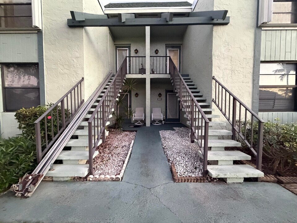 7380 NW 18th St in Margate, FL - Foto de edificio