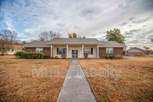 11719 S Williamsburg Dr in Farragut, TN - Building Photo