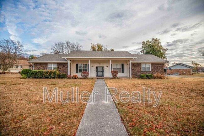 property at 11719 S Williamsburg Dr