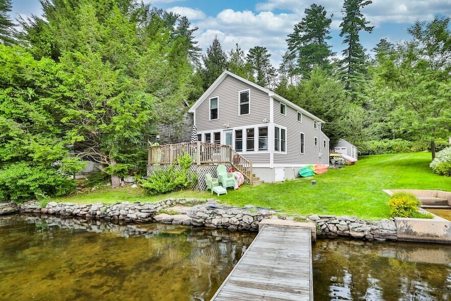 64A Holiday Ln in Hampstead, NH - Building Photo