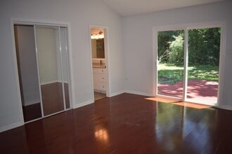 15807 Mill Hollow Dr in Houston, TX - Building Photo - Building Photo