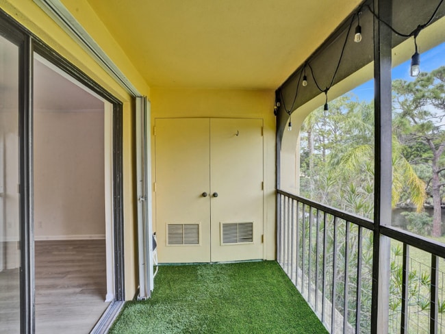 930 SW 9th St Cir in Boca Raton, FL - Building Photo - Building Photo