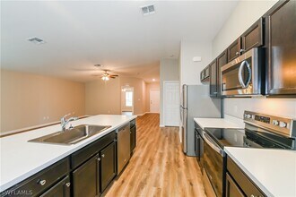 719 SW 13th Terrace in Cape Coral, FL - Building Photo - Building Photo