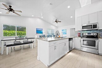 6077 Francis St in Jupiter, FL - Building Photo - Building Photo