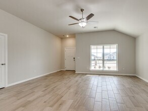 1013 SE 16th Terrace in Newcastle, OK - Building Photo - Building Photo