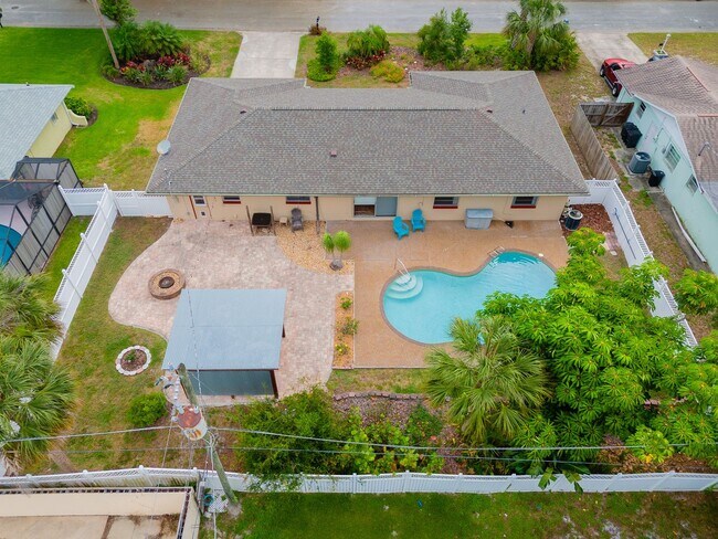 830 Lindenwood Cir E in Ormond Beach, FL - Building Photo - Building Photo